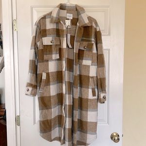 NWT Gilli Ivory/Taupe Shacket